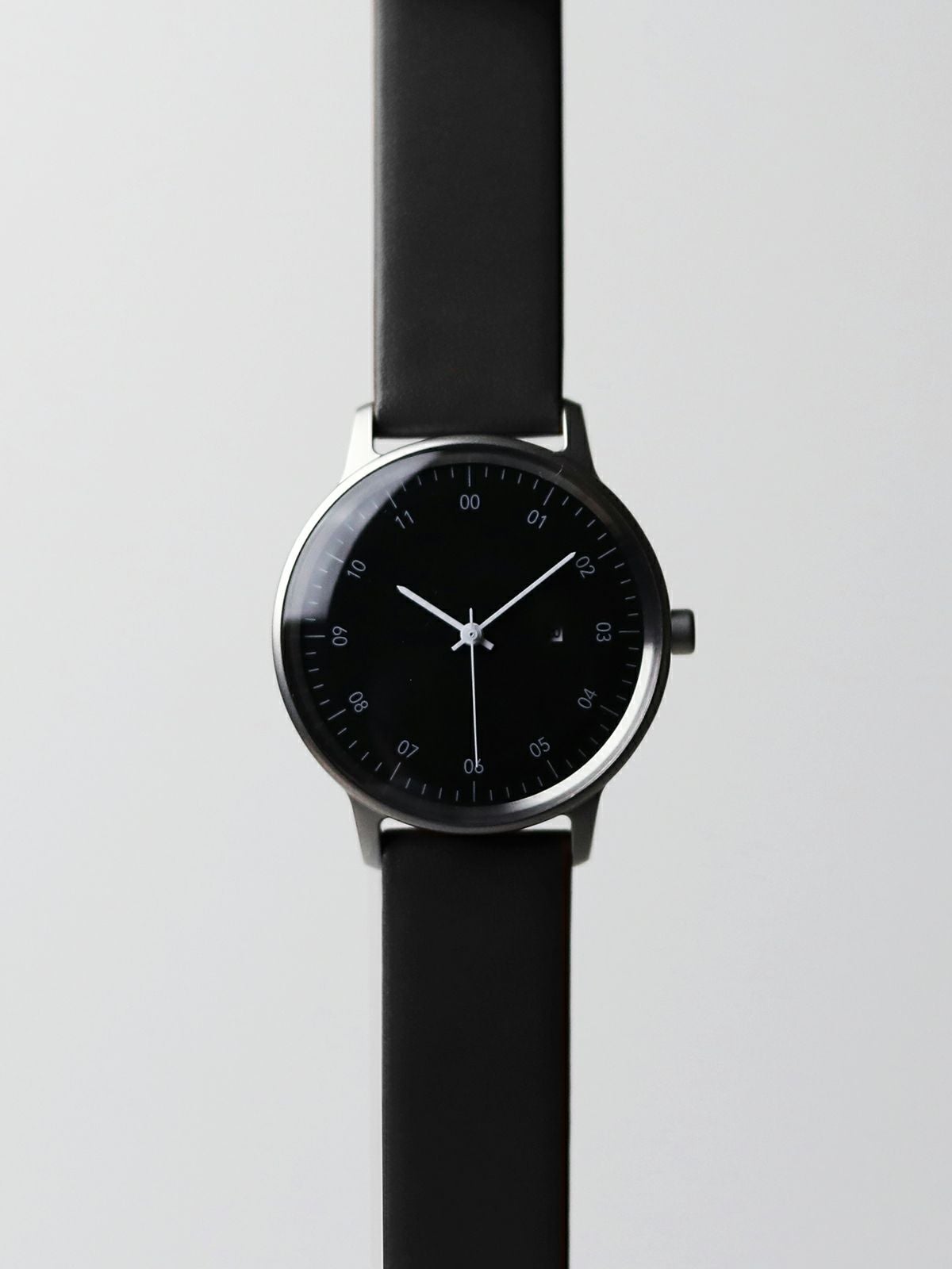 SK01 / SS SILVER HONING FINISH / BLACK DIAL / BLACK SHEEP SKIN