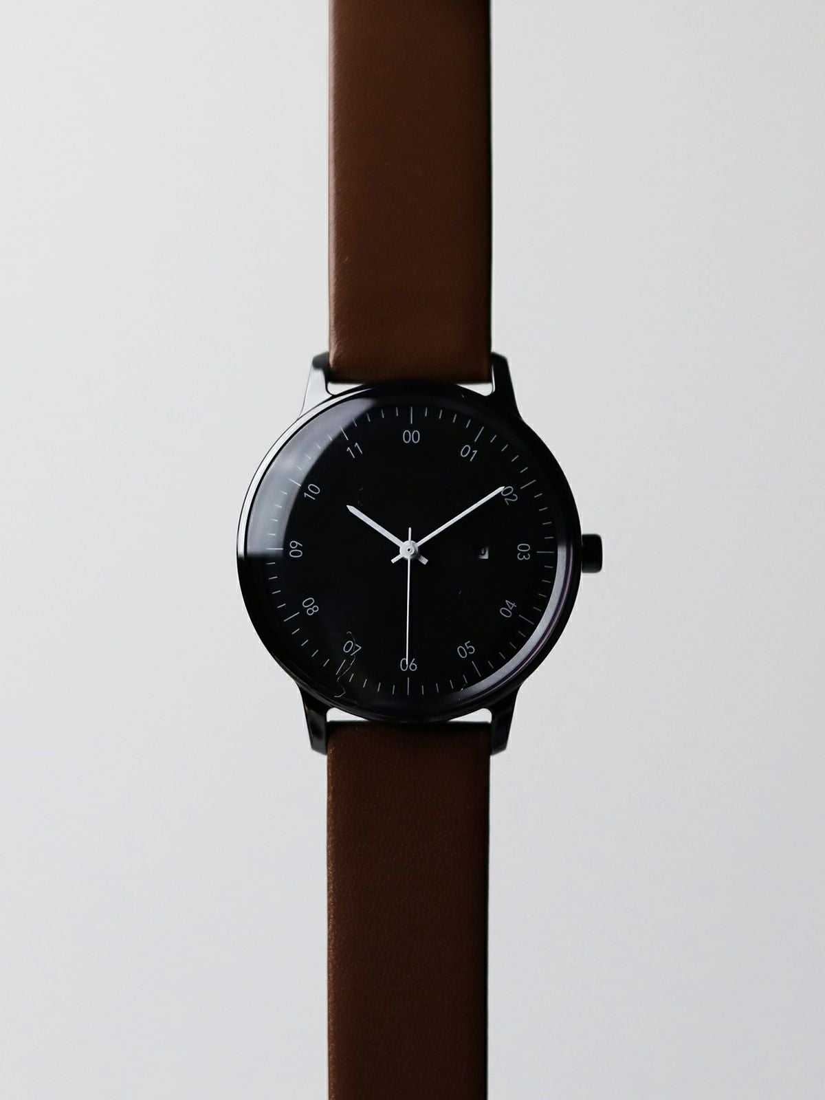 SK01 / SS BLACK MIRROR FINISH / BLACK DIAL / BROWN COW LEATHER