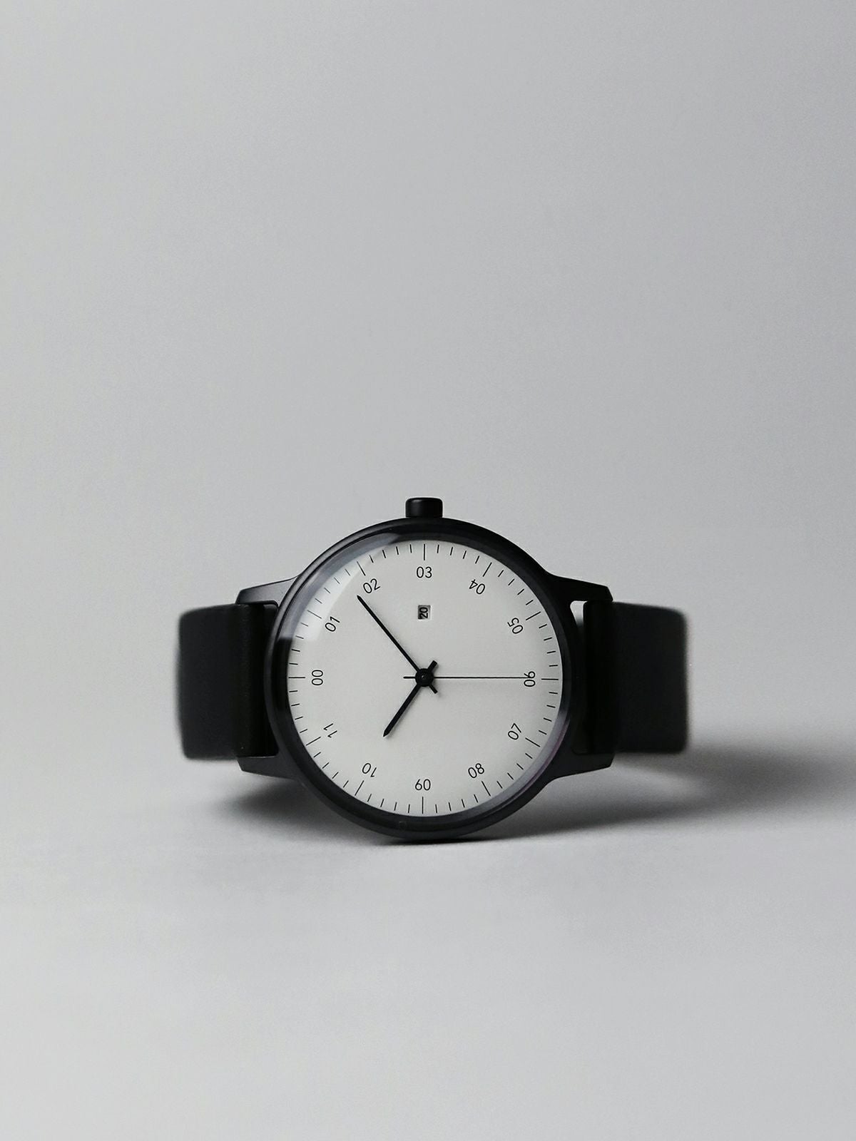 SK01 / SS BLACK HONING FINISH / WHITE DIAL / BLACK SHEEP SKIN