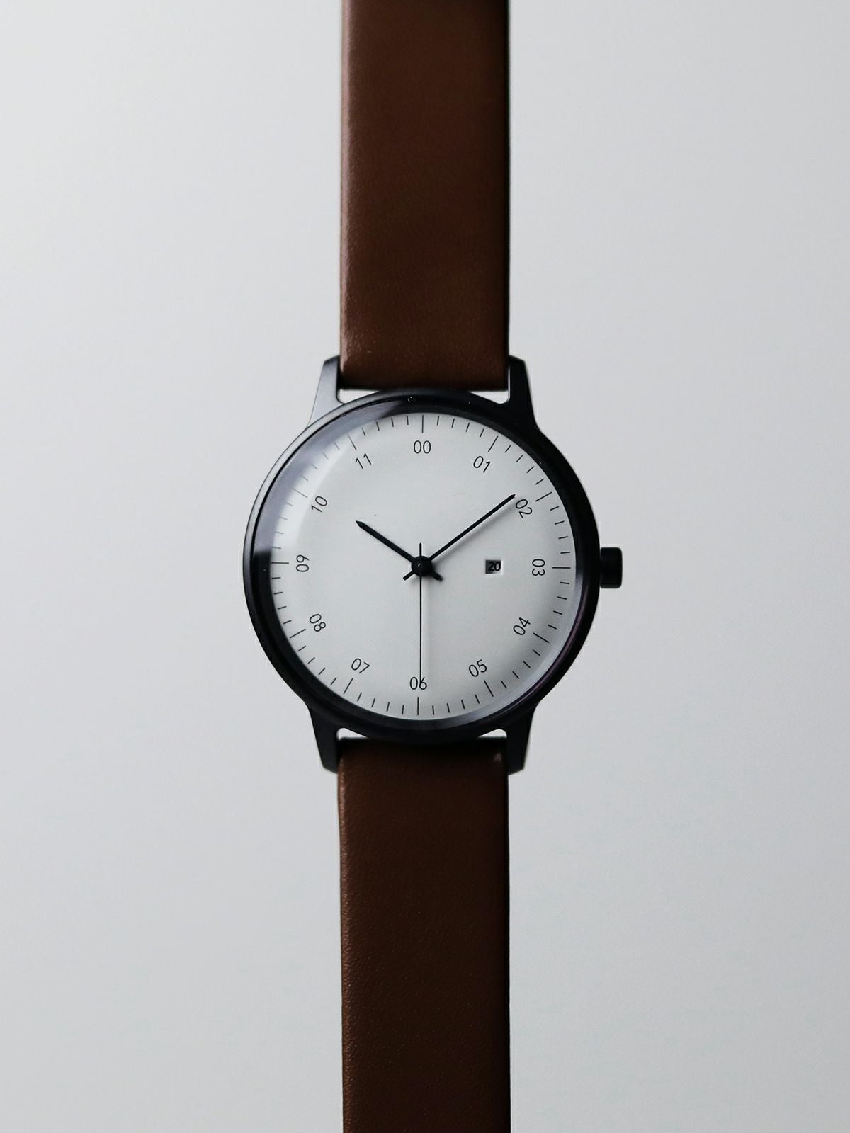 SK01 / SS BLACK HONING FINISH / WHITE DIAL / BROWN COW LEATHER