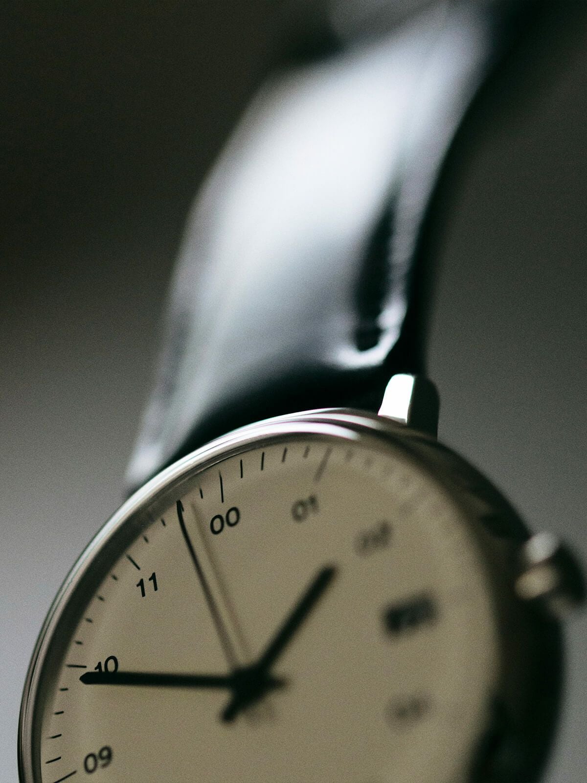 SK02 / SS SILVER MIRROR FINISH / WHITE DIAL / BLACK CORDOVAN