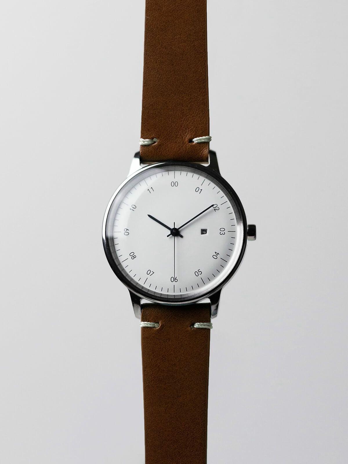 SS SILVER MIRROR FINISH / WHITE DIAL / SILVER D BUCKLE LIGHT BROWN